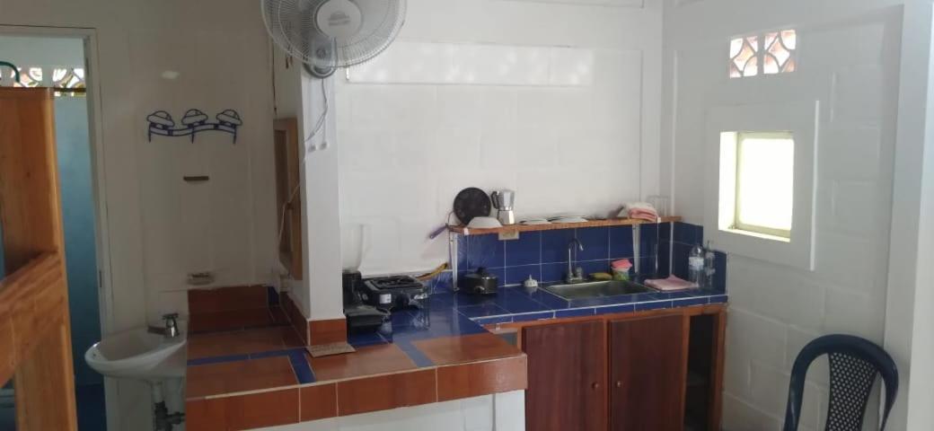 Habitacion Triple Con Cocina Y Bano Privado เนโคคลิ ภายนอก รูปภาพ