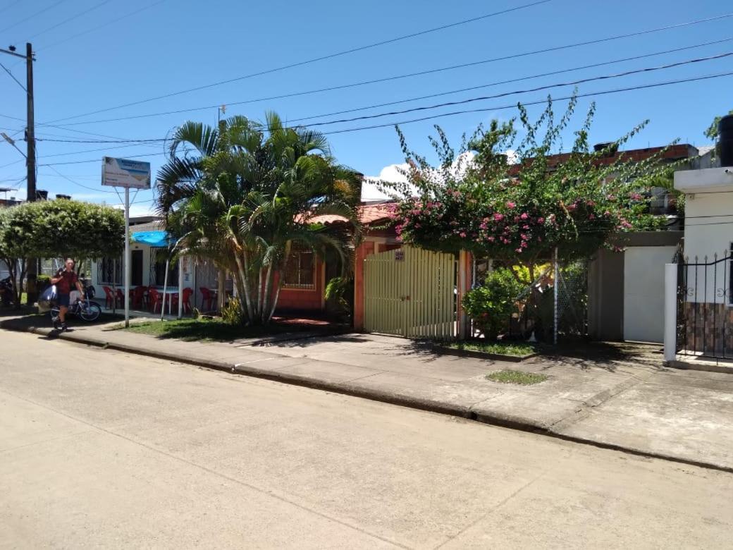 Habitacion Triple Con Cocina Y Bano Privado เนโคคลิ ภายนอก รูปภาพ